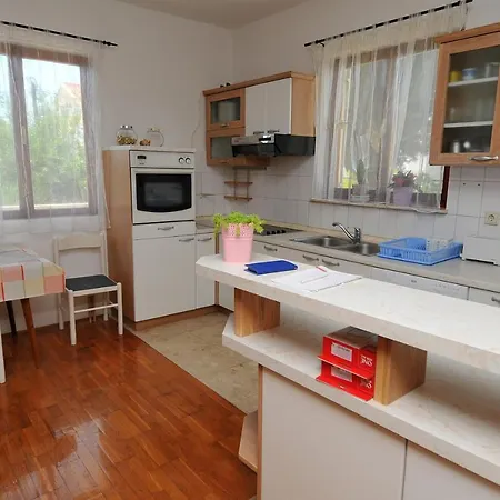 Marin アパート *