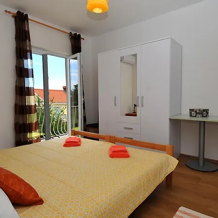 アパート Marin ムリニ