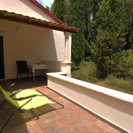 アパート Marin ムリニ