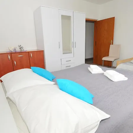 Marin アパート *